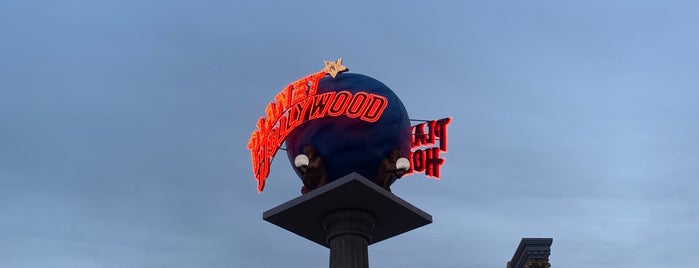 Planet Hollywood Sign is one of สถานที่ที่ Томуся ถูกใจ.
