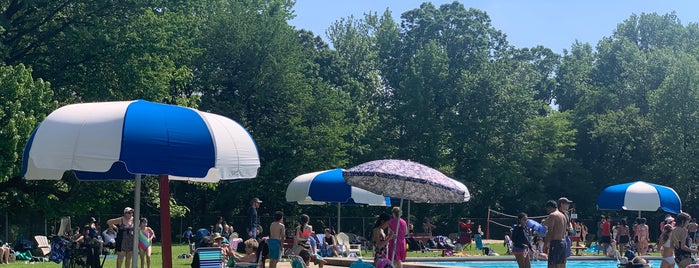 Metuchen Municipal Pool is one of Swimming Holes.