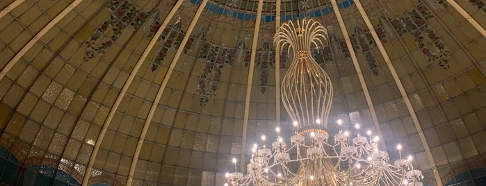 Lobby Westin Palace is one of Posti che sono piaciuti a John.