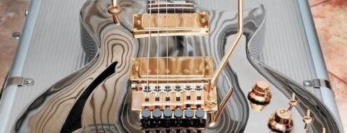 Gibson Guitar is one of Locais curtidos por Alexander.
