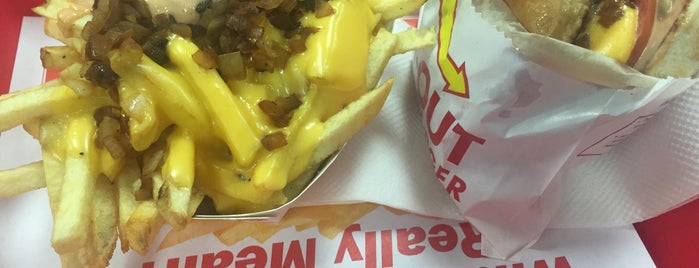 In-N-Out Burger is one of Lugares favoritos de Natalie.