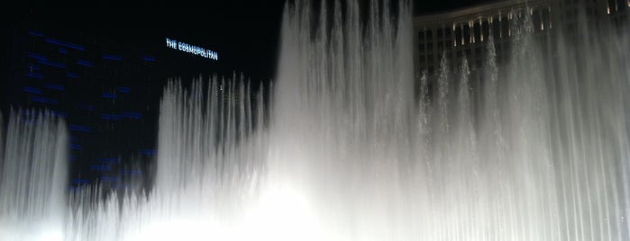 Fountains of Bellagio is one of Lugares favoritos de Natalie.