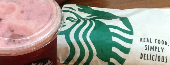 Starbucks is one of Locais curtidos por Armando.