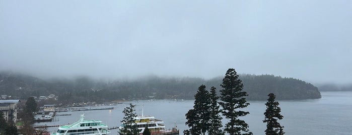 Lake Ashinoko is one of Posti che sono piaciuti a Leland.