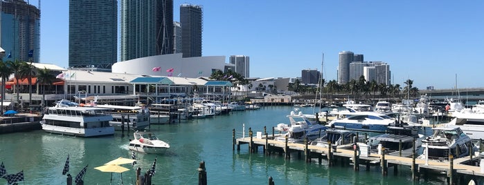 Bayside Marina is one of Hさんのお気に入りスポット.