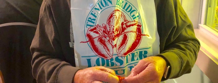 Trenton Bridge Lobster Pound is one of Phyllisさんのお気に入りスポット.
