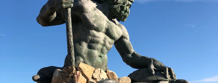 The King Neptune Statue is one of Orte, die Phyllis gefallen.