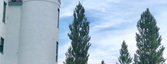 Point Betsie Lighthouse is one of Tempat yang Disukai Phyllis.