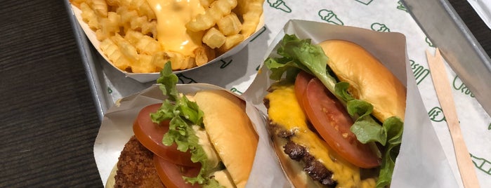 Burger N Shake is one of Best Restaurants ♥.