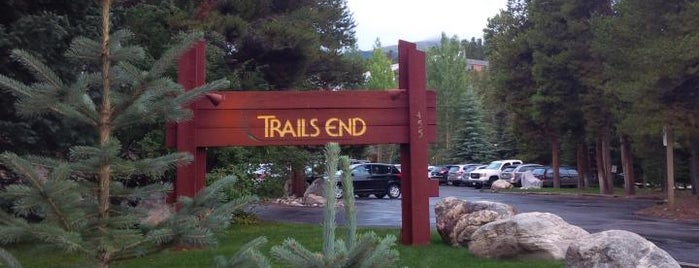 Trail's End Condominiums is one of สถานที่ที่ Zach ถูกใจ.