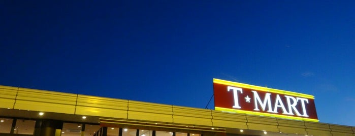 タカハシ T-MART is one of Lugares favoritos de Yutaka.