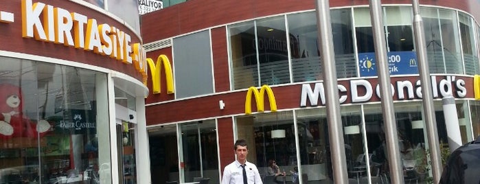 McDonald's is one of Lieux qui ont plu à Cüneyt.
