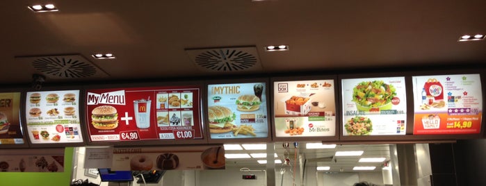 McDonald's is one of Lieux qui ont plu à Mauro.