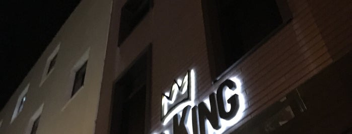 Me King Bar & Restaurant Тюмень is one of Jay'ın Beğendiği Mekanlar.