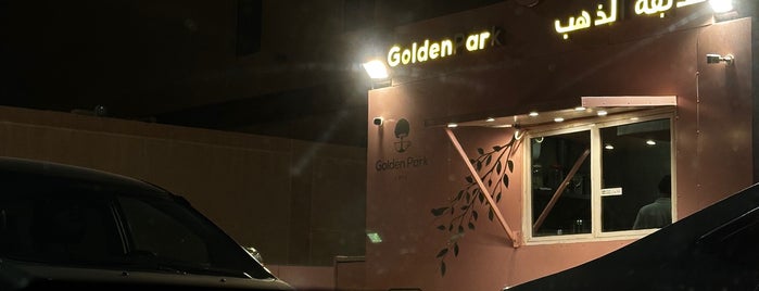 Golden Park Cafe is one of Posti salvati di Nouf.