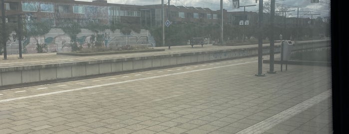 Station Den Haag Moerwijk is one of Treinstations.