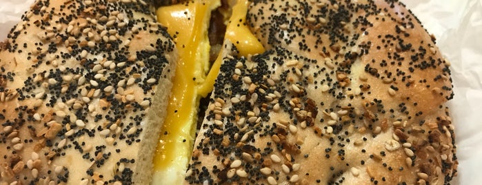 David's Bagels is one of Andraさんのお気に入りスポット.