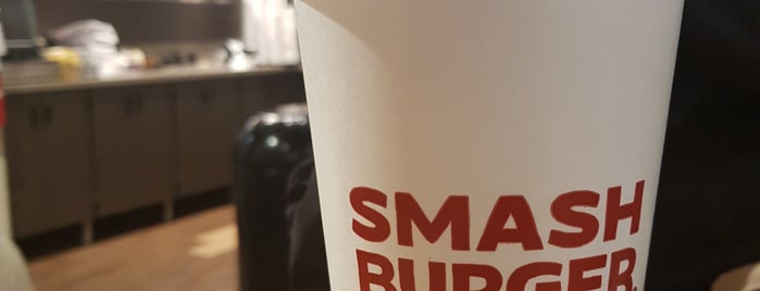 Smashburger is one of Tempat yang Disukai K.