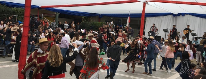 Colegio Pedro De Valdivia is one of Fran!'ın Beğendiği Mekanlar.