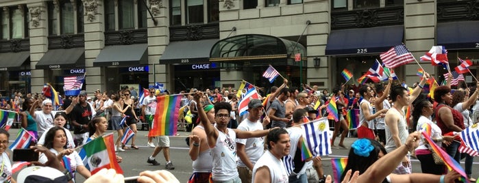 NYC Pride March is one of Orte, die Trae gefallen.