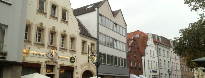 Kaiserswerther Markt is one of Orte, die Cristina gefallen.