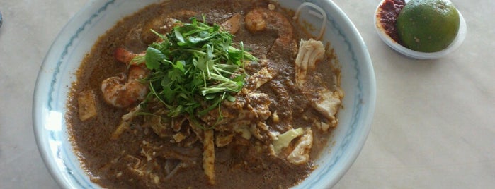 Mom's Laksa Kopitiam is one of Lugares favoritos de ꌅꁲꉣꂑꌚꁴꁲ꒒.