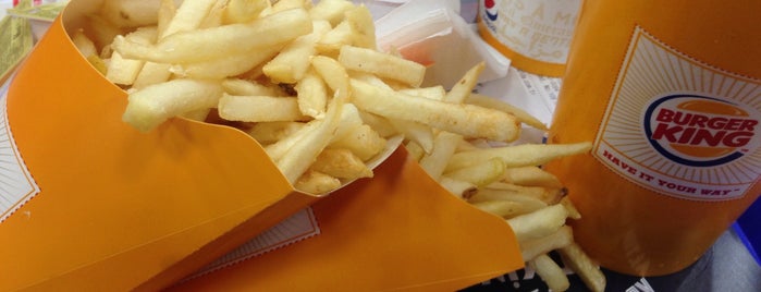 Burger King is one of Lugares favoritos de Gülhanım.