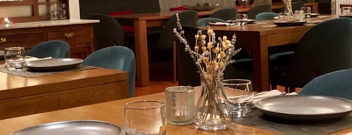Salvia Restaurant is one of Foxxy'un Beğendiği Mekanlar.