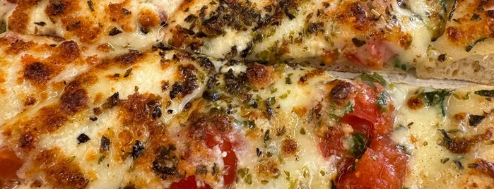 Pizzeria Mediterranea di Mario Aleci is one of Favorite Food.