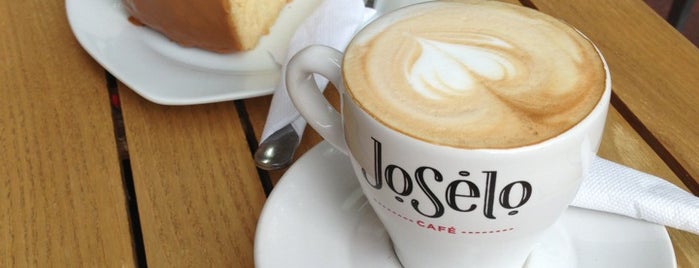 Joselo is one of café y postres.