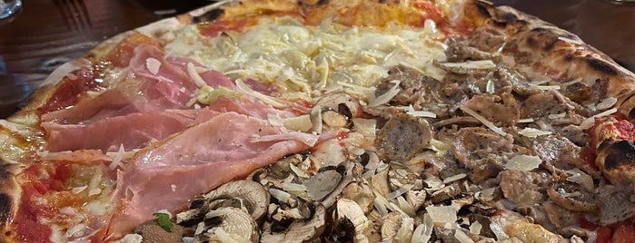 Pizzeria La Rocca is one of Monday dinner.