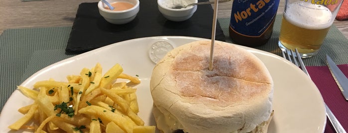 Porto Caco is one of Porto.