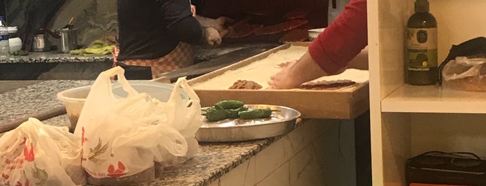 Yatağanlı Akif Nemutlu Etliekmek Ve Lahmacun is one of Lugares favoritos de Mehmet.