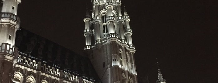 Grand Place / Grote Markt is one of Tempat yang Disukai Nana.