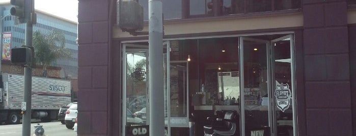 Floyd's 99 Barbershop is one of Louis'in Kaydettiği Mekanlar.