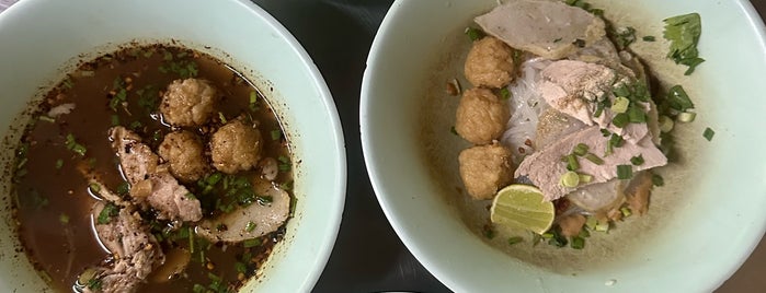 นายเล็ก ก๋วยเตี๋ยวหมูต้มยำมะนาว is one of Noodle Place - Bangkok.