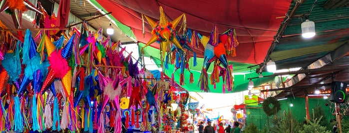 Mercado de Jamaiquita is one of Dando El Roll.