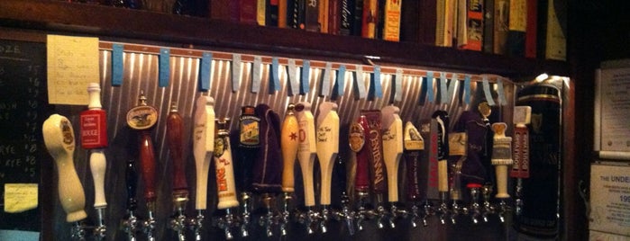Quenchers Saloon is one of Solid Chicago craftbeer venues.