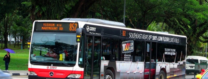 SBS Transit: Bus 852 is one of SMRT Bus Services.