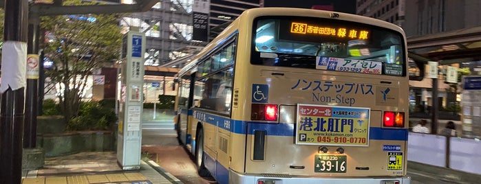 1番のりば is one of 横浜駅のバス停・バスターミナル.