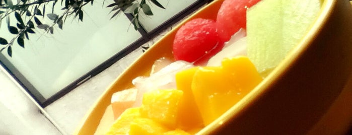 Honeymoon Dessert is one of Sweets♡ chocolate! ice cream!.