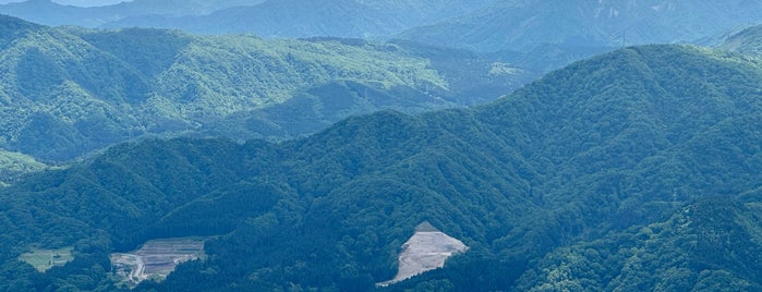 宝珠山 山頂 is one of 日本の🗻ちゃん(⌒▽⌒).