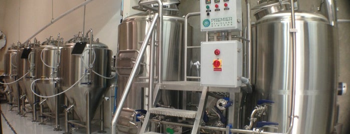 Timeless Pints Brewery is one of Locais curtidos por Dan.