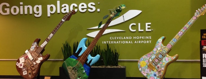 Cleveland Hopkins International Airport (CLE) is one of Aeroporto.