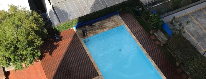 Piscina Purpurina is one of Locais curtidos por 𝔄𝔩𝔢 𝔙𝔦𝔢𝔦𝔯𝔞.