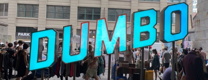 Brooklyn Flea - Dumbo is one of Cindyさんのお気に入りスポット.