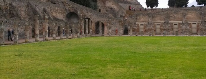 Area Archeologica di Pompei is one of Ве.