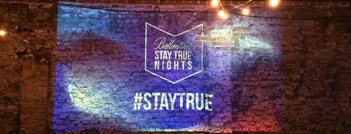 Ballantine's Stay True Nights is one of Pistolaさんのお気に入りスポット.