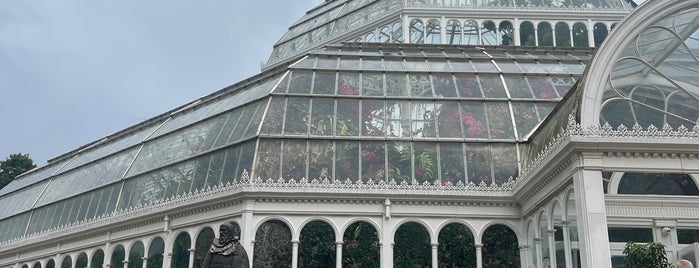 The Palm House is one of Serres et verrières🌿.