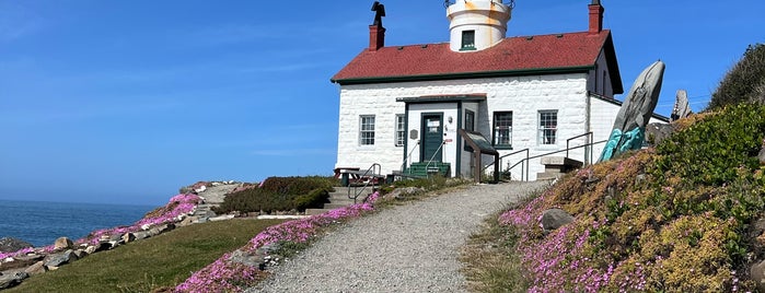 Battery Point Lighthouse is one of Ashland.